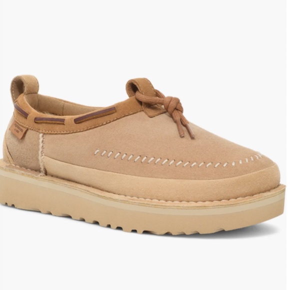 UGG Moccasins in Tan Suede - Picture 5 of 5